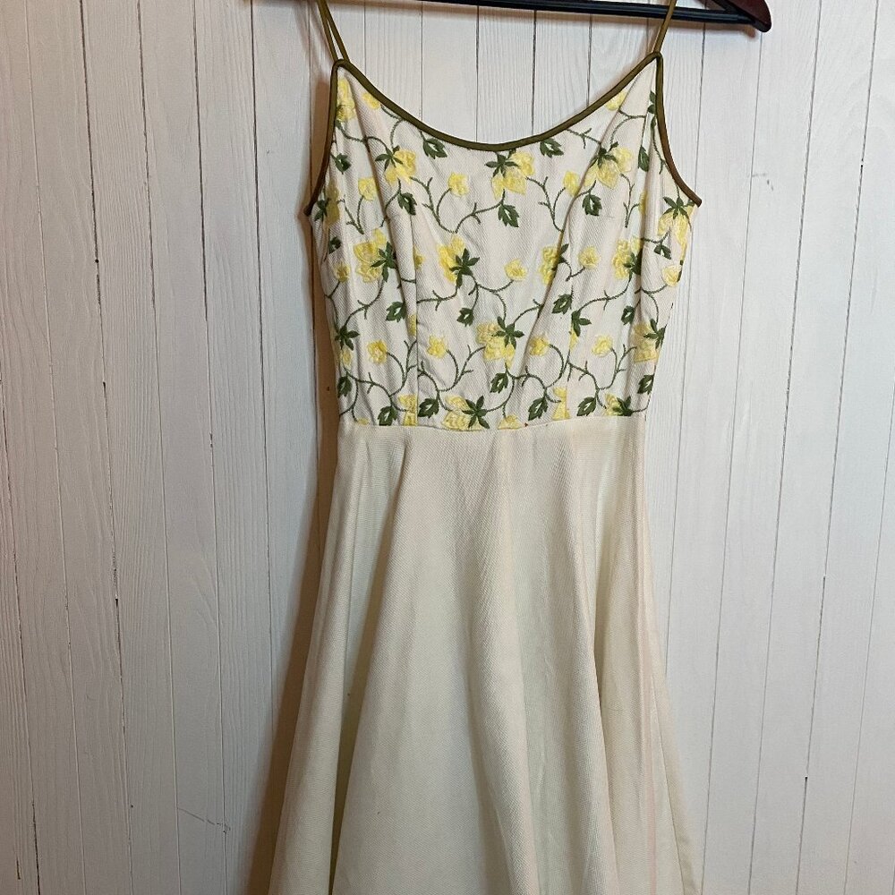 Fun 1960s Ivory Party Dress with Yellow Flowers Size Small